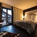 Avenue & Hotel Val-dʼIsère