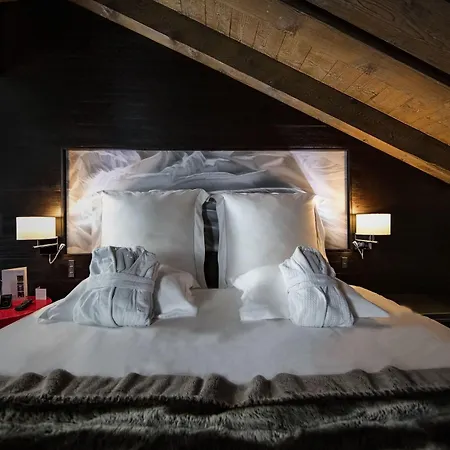 Avenue & Hotel Val-d'Isere