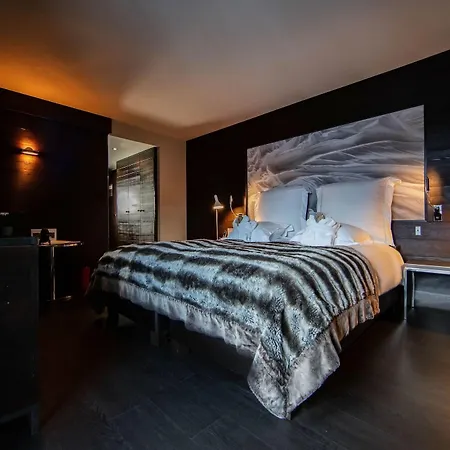 Avenue & Hotel Val-d'Isere
