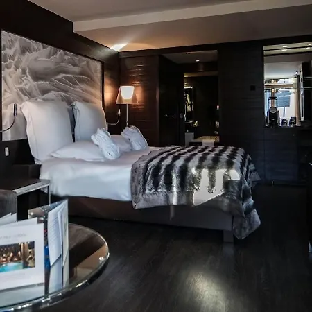 Avenue & Hotel 4*