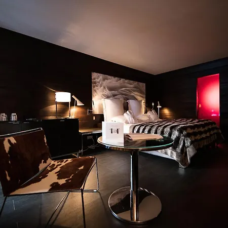 Hotel Avenue & 4*