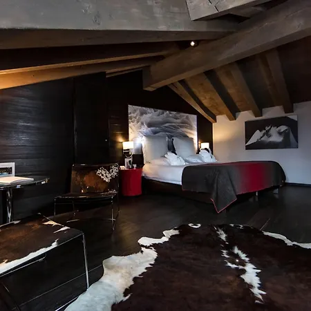 Avenue & 4*