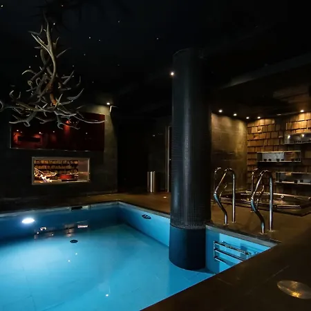 Avenue & 4*
