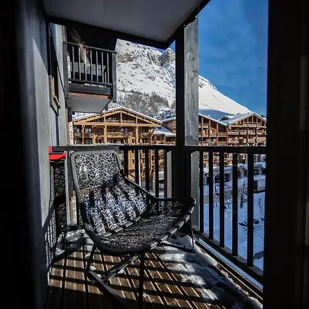 Avenue & Hotel Val-dʼIsère